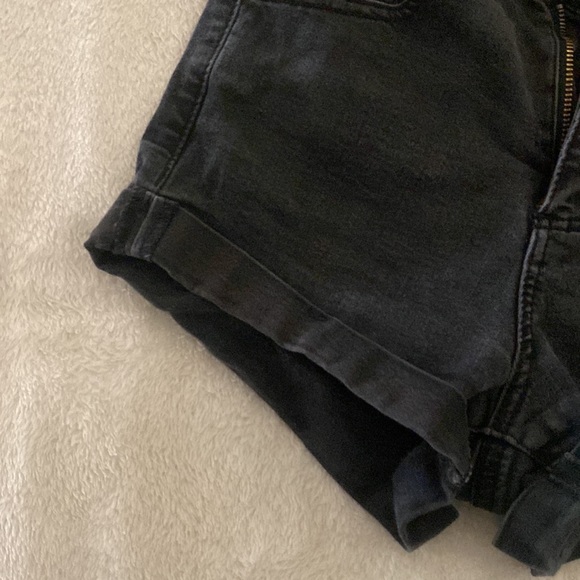 Black Garage shorts - Picture 3 of 5